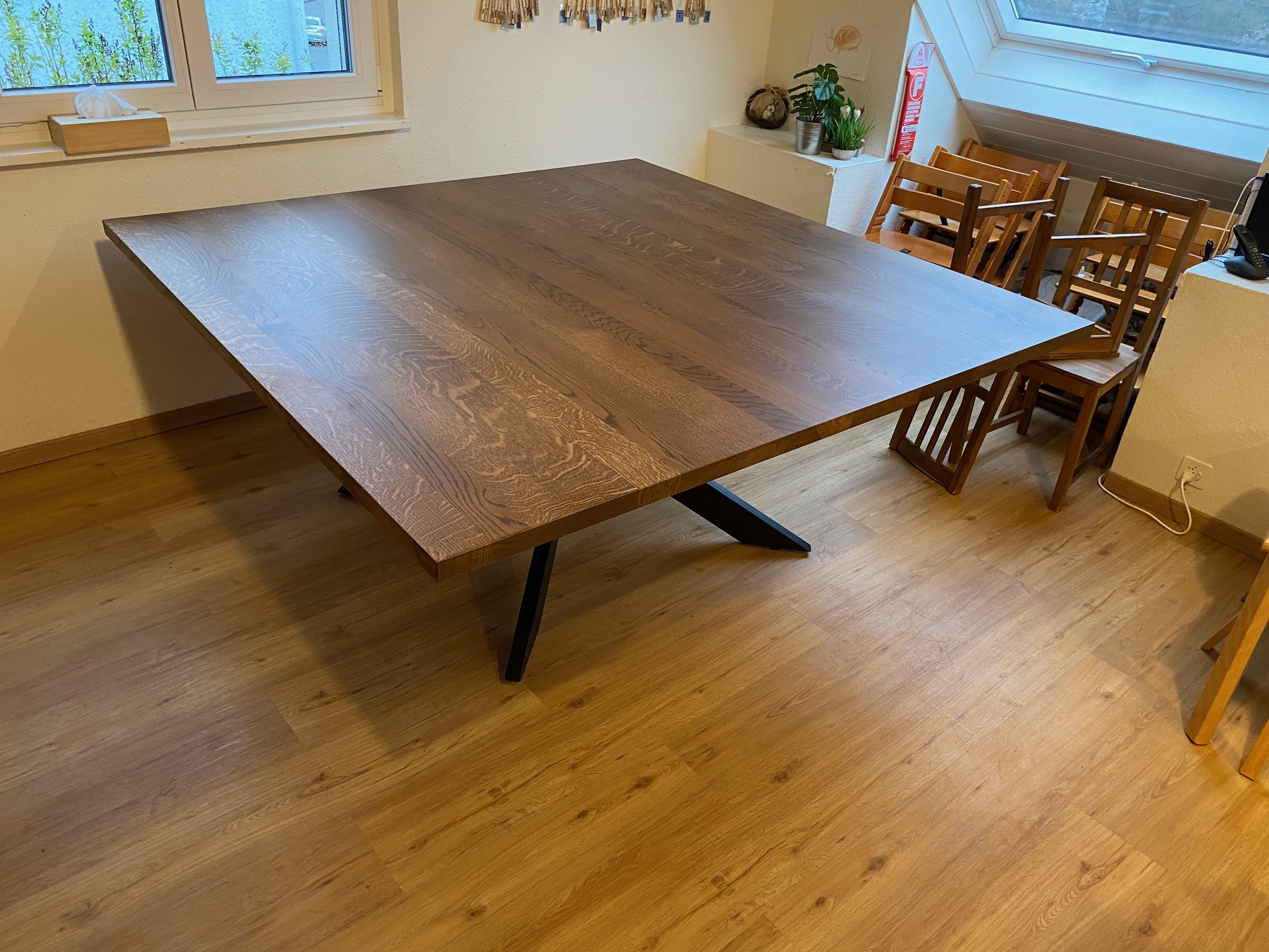 Quadratischer Tisch Kindervilla Kitas 3