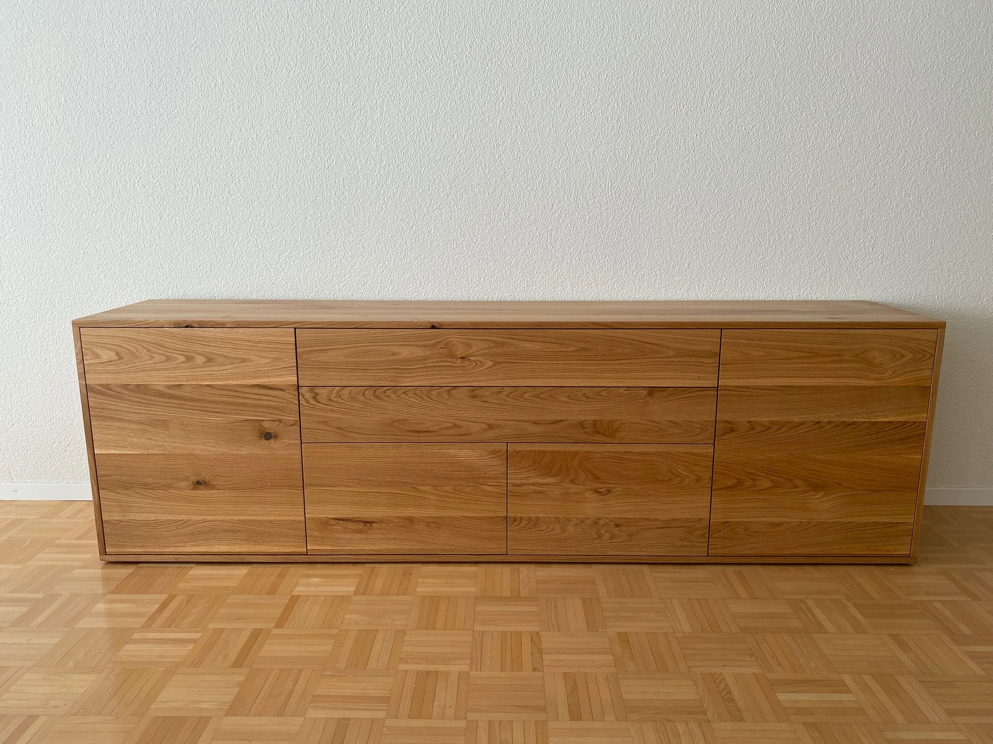 Sideboard nach Mass, Eiche Natur Geölt - Massivholzmöbel auf Mass Schweiz - Sideboard mit Türen und Schubladen - Wood Dream