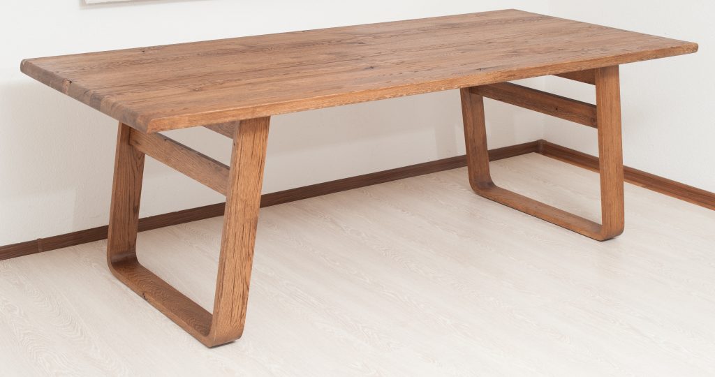 Tische aus Massivholz von Wood Dream - Tisch Infinity aus Sumpfeiche - Massivholzmöbel